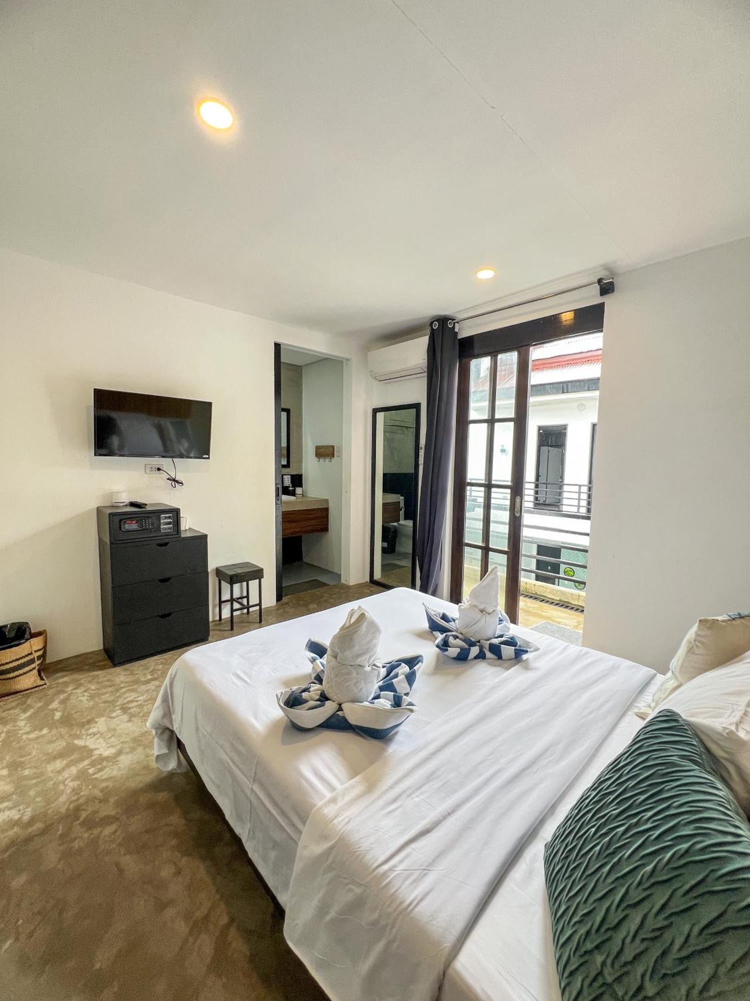 فندق Siargao Bed And Brewery جنرال لونا المظهر الخارجي الصورة